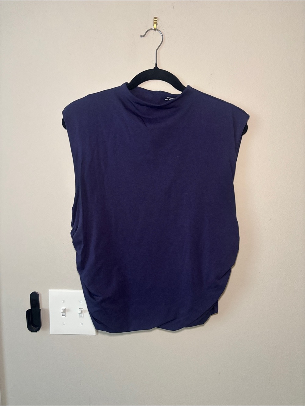Abercrombie & Fitch Sleeveless Mock Neck Tank in Navy
